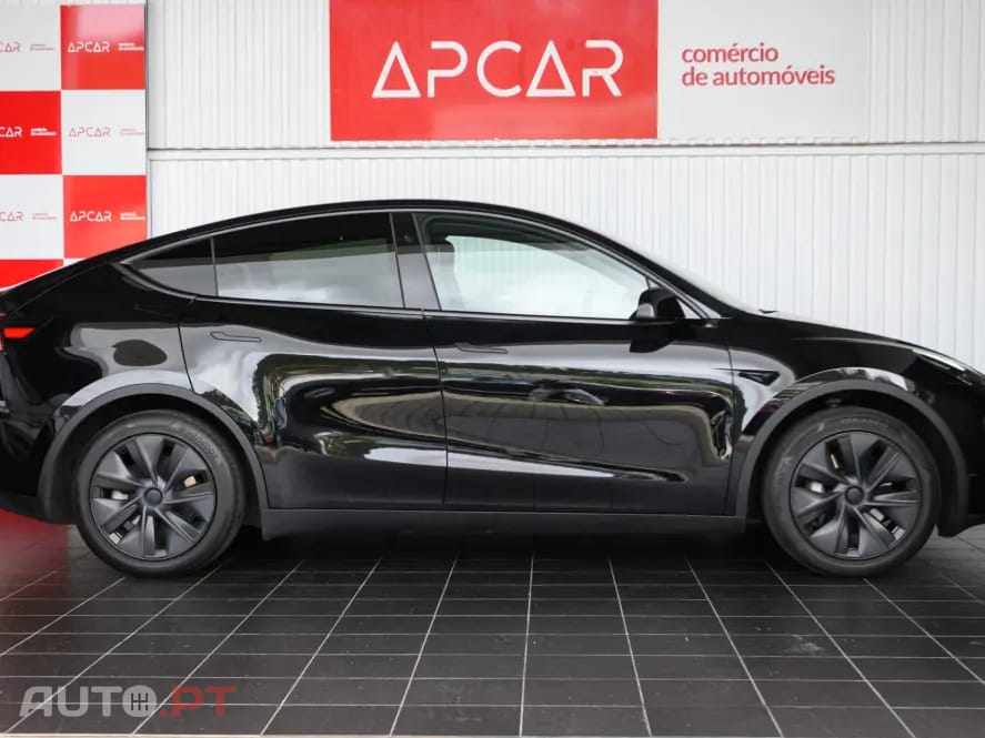 Tesla Model Y Long Range RWD