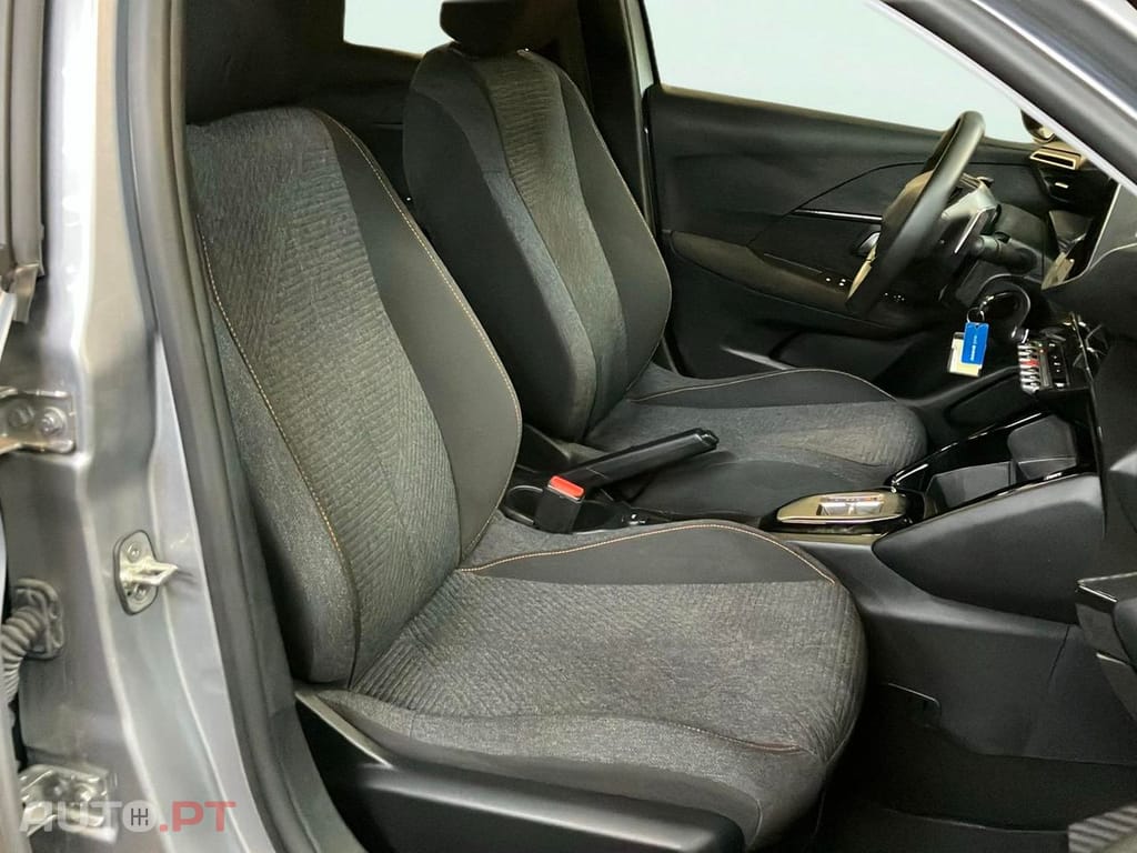 Peugeot 208 1.2 Hybrid Style e-DCS6