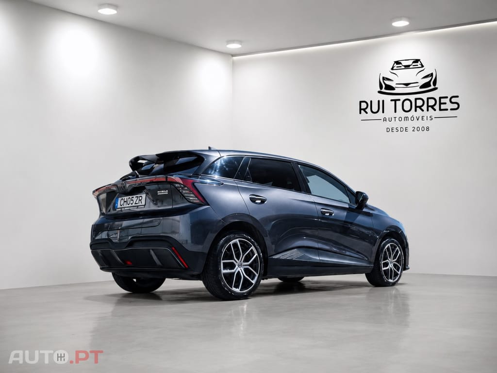MG MG4 77 kWh Extended Range Luxury