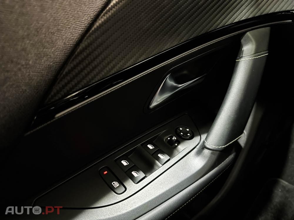 Peugeot E-2008 50 kWh GT Pack