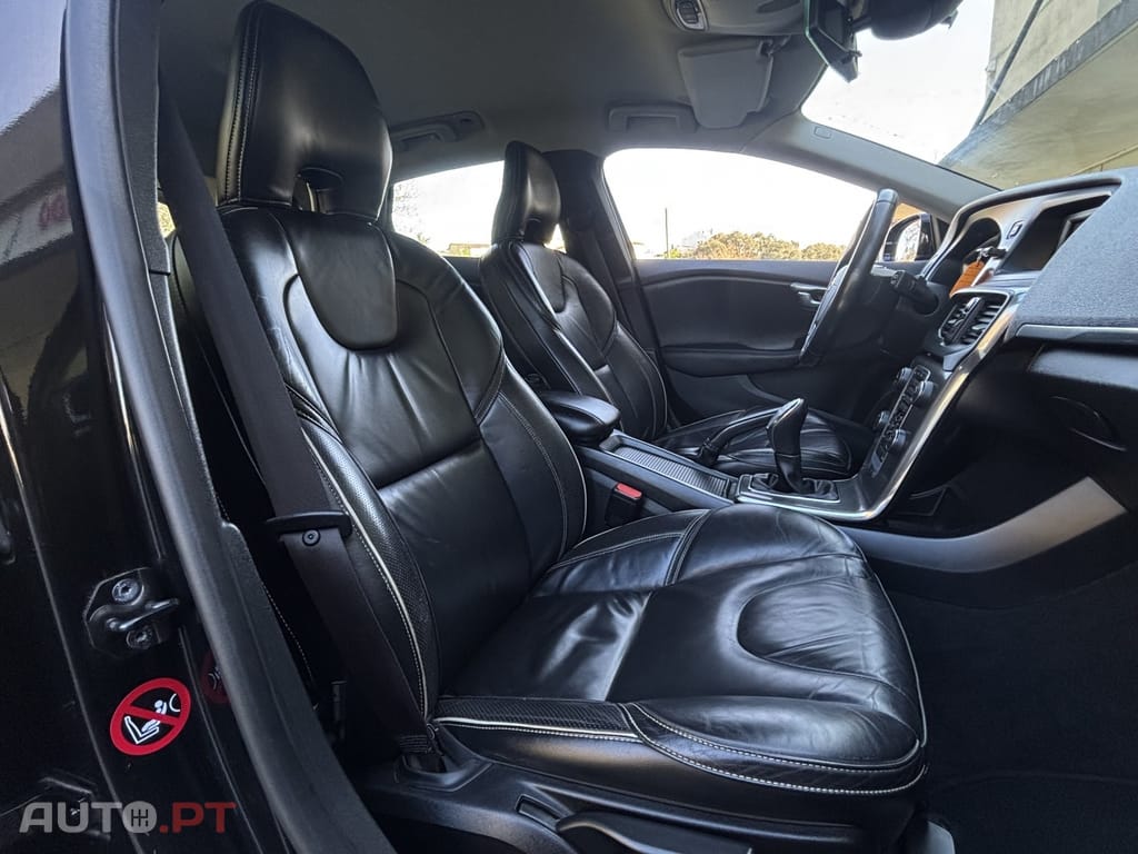 Volvo V40 1.6 D2 Momentum — fotografia 7