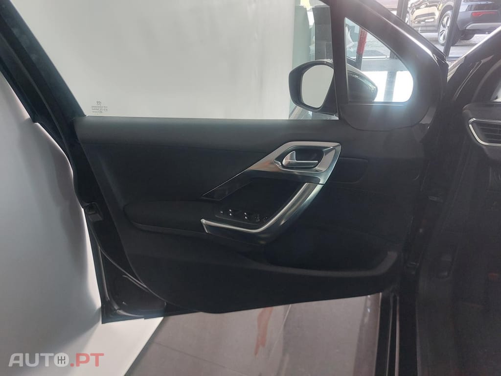 Peugeot 2008 1.2 PureTech Allure