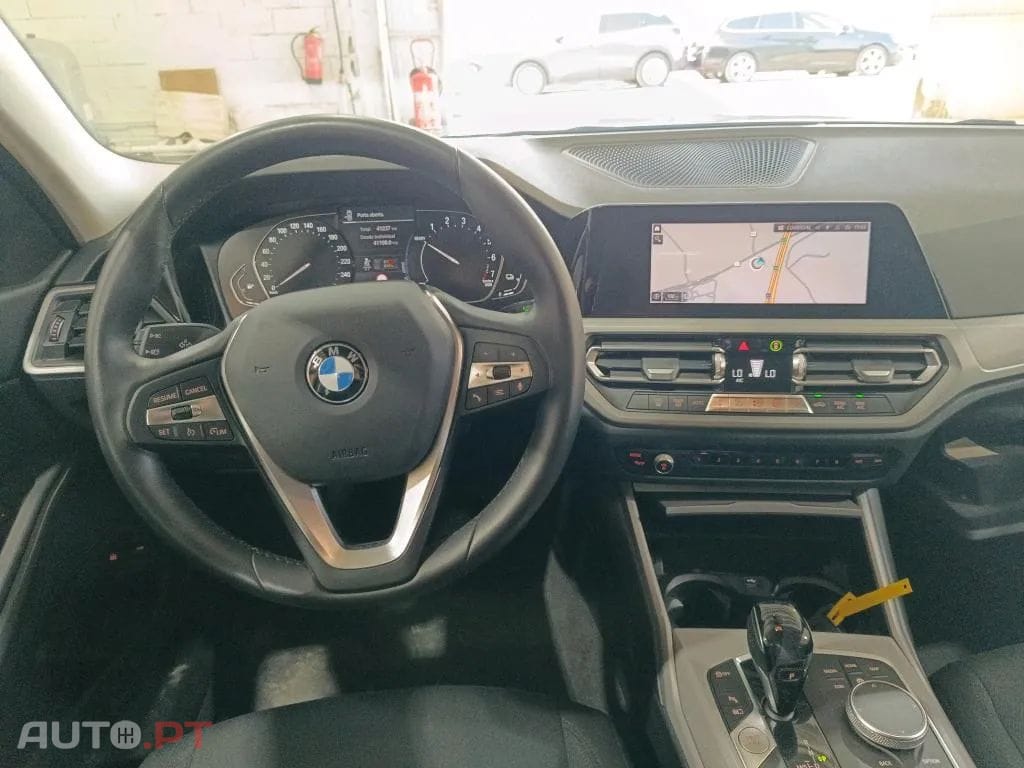 BMW 330 e Touring Corporate Edition Auto