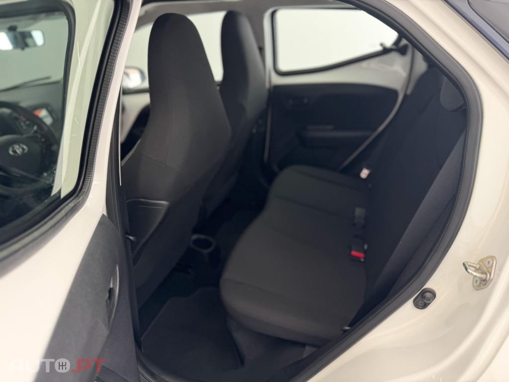 Toyota Aygo 1.0 X-Play Plus