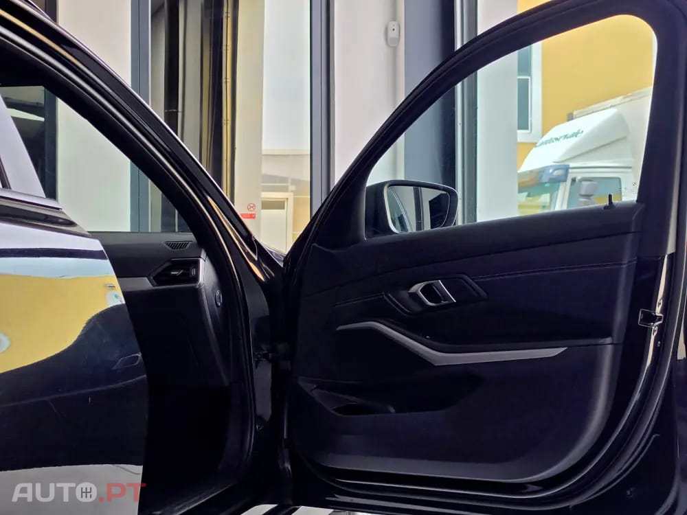 BMW 320 e Line Sport Auto