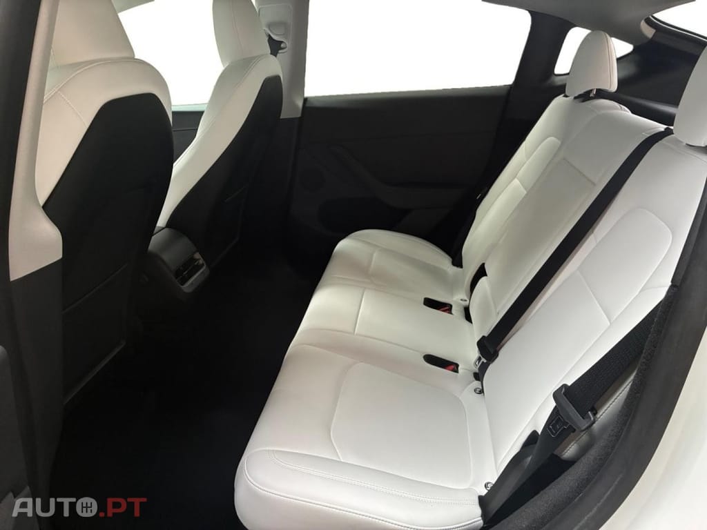 Tesla Model Y Long-Range Dual Motor AWD