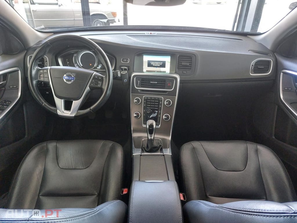 Volvo V60 2.0 D2 Momentum