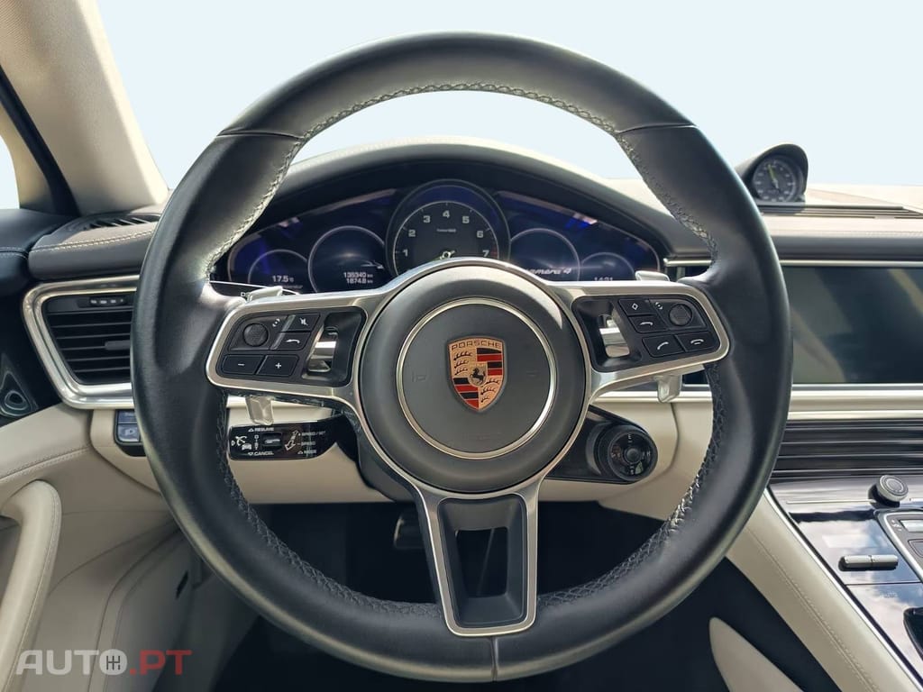 Porsche Panamera 4 E-Hybrid