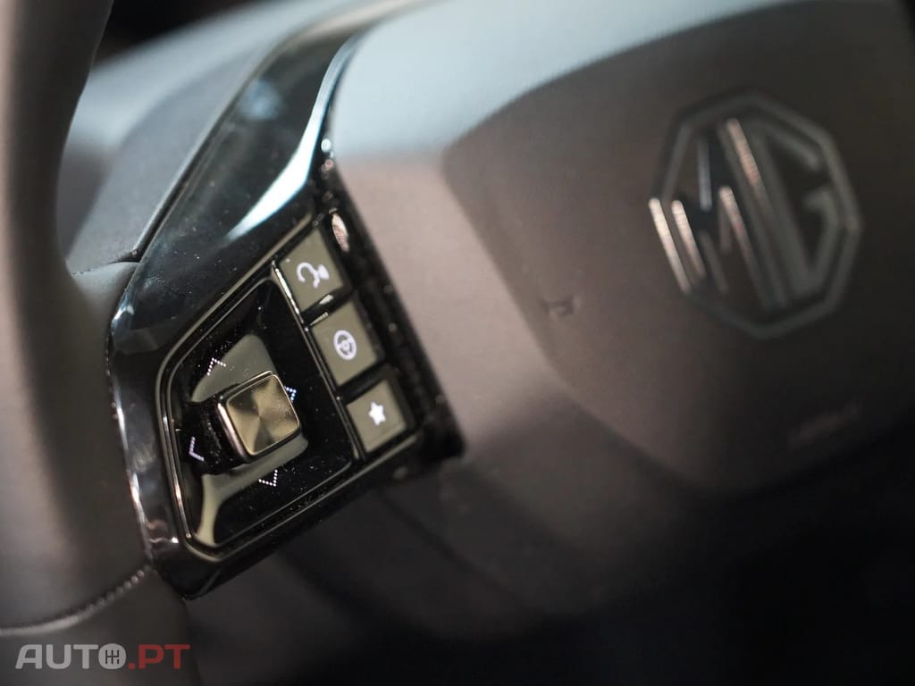 MG MG4 64 kWh Luxury