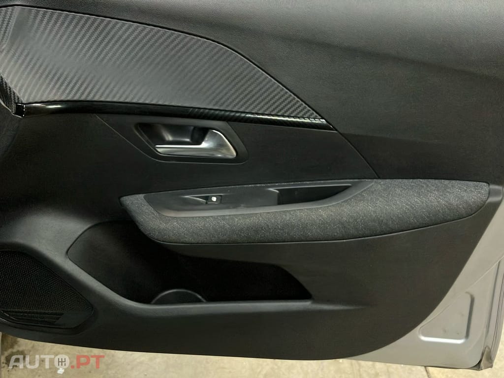 Peugeot 208 1.2 Hybrid Allure e-DCS6