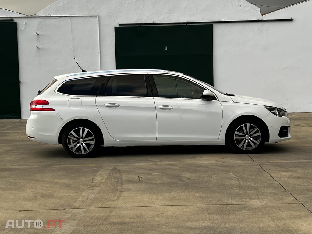 Peugeot 308 SW 1.2 PureTech Allure J17