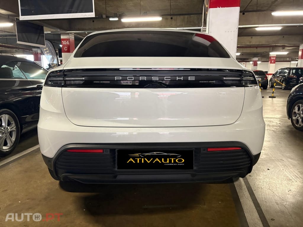 Porsche Macan Standard