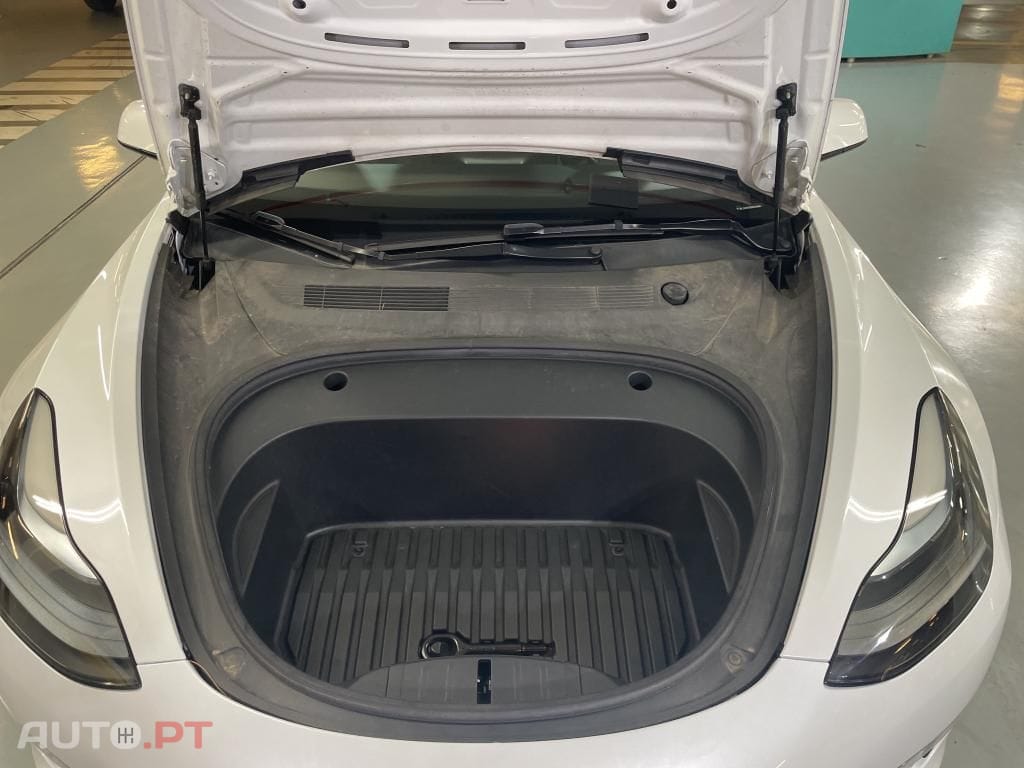 Tesla Model 3 Long-Range Dual Motor AWD