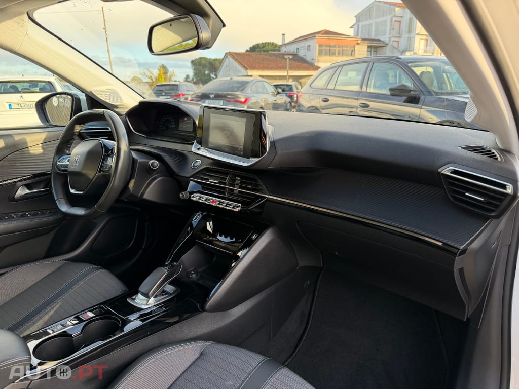 Peugeot E-208 50 kWh Allure