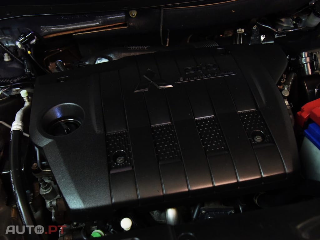 Mitsubishi Outlander 2.2 DI-D Intense