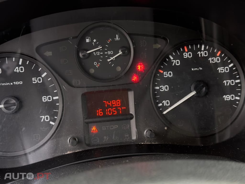 Peugeot Partner 1.6 HDI  5 LUGARES