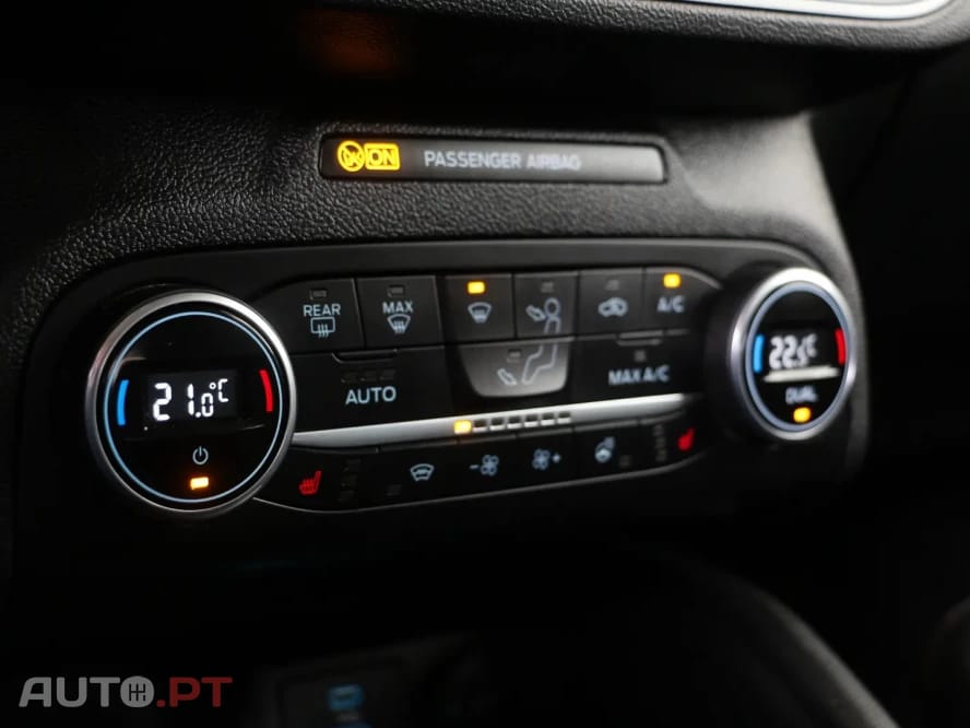 Ford Focus 1.0 EcoBoost MHEV Active Style SIP — fotografia 38
