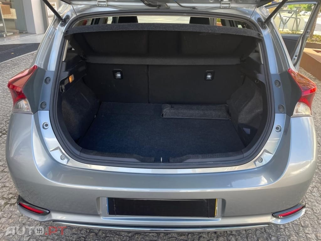 Toyota Auris 1.8 HSD Comfort +P.Techno+P.Sport