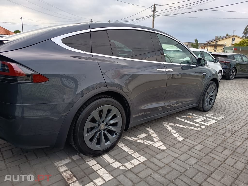 Tesla Model X 100D