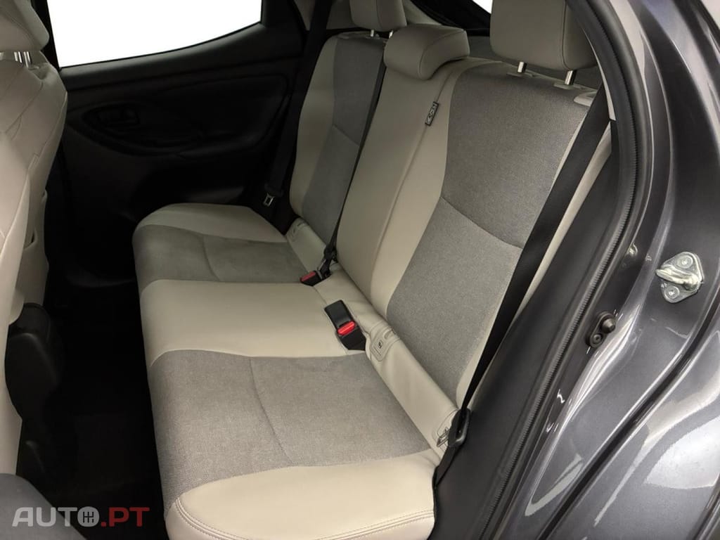 Toyota Yaris 1.5 Hybrid Design