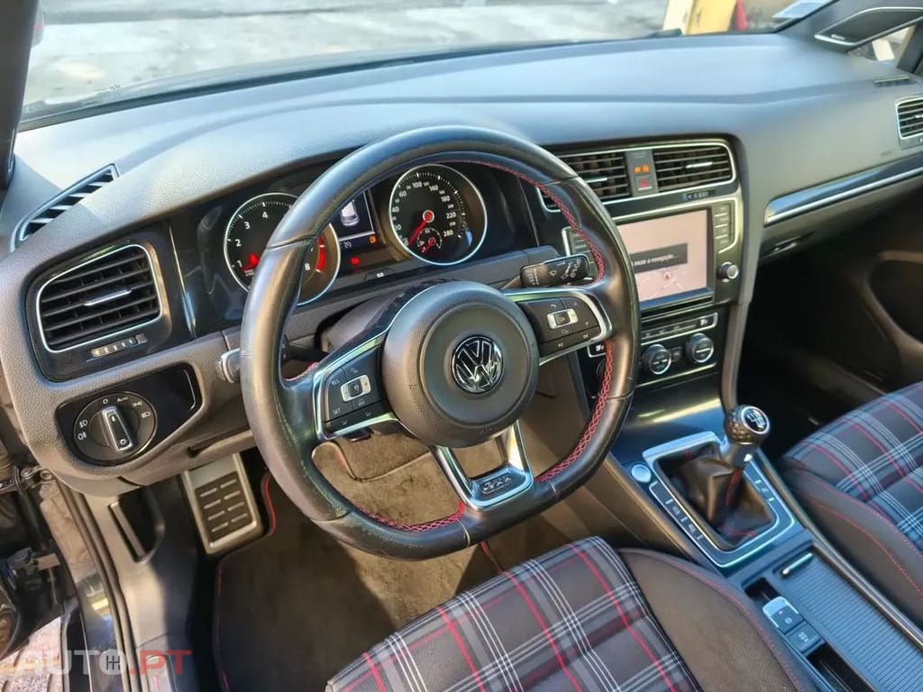 Volkswagen Golf  Gti Performance Bluemotion