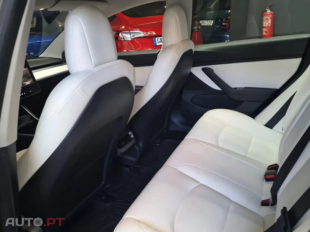 Tesla Model 3 Standard Range Plus RWD