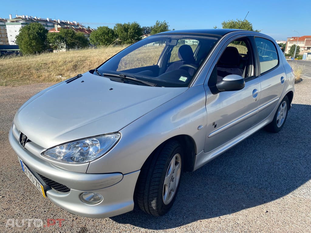 Peugeot 206 black and silver panoramico