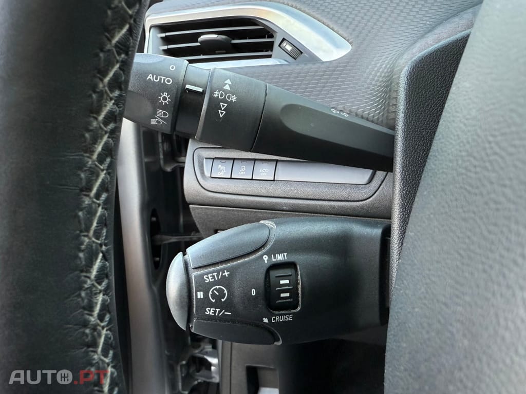 Peugeot 2008 1.2 PureTech Allure