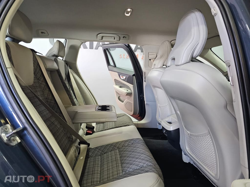 Volvo V60 2.0 D4 Momentum Geartronic