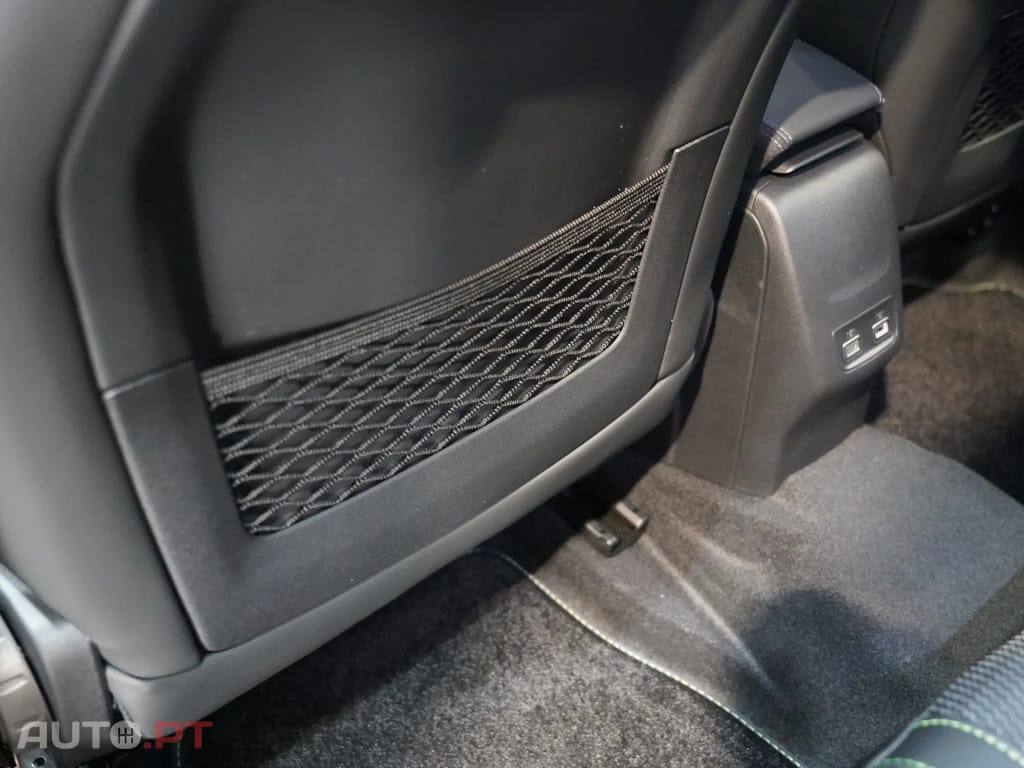 Peugeot E-2008 54 kWh GT