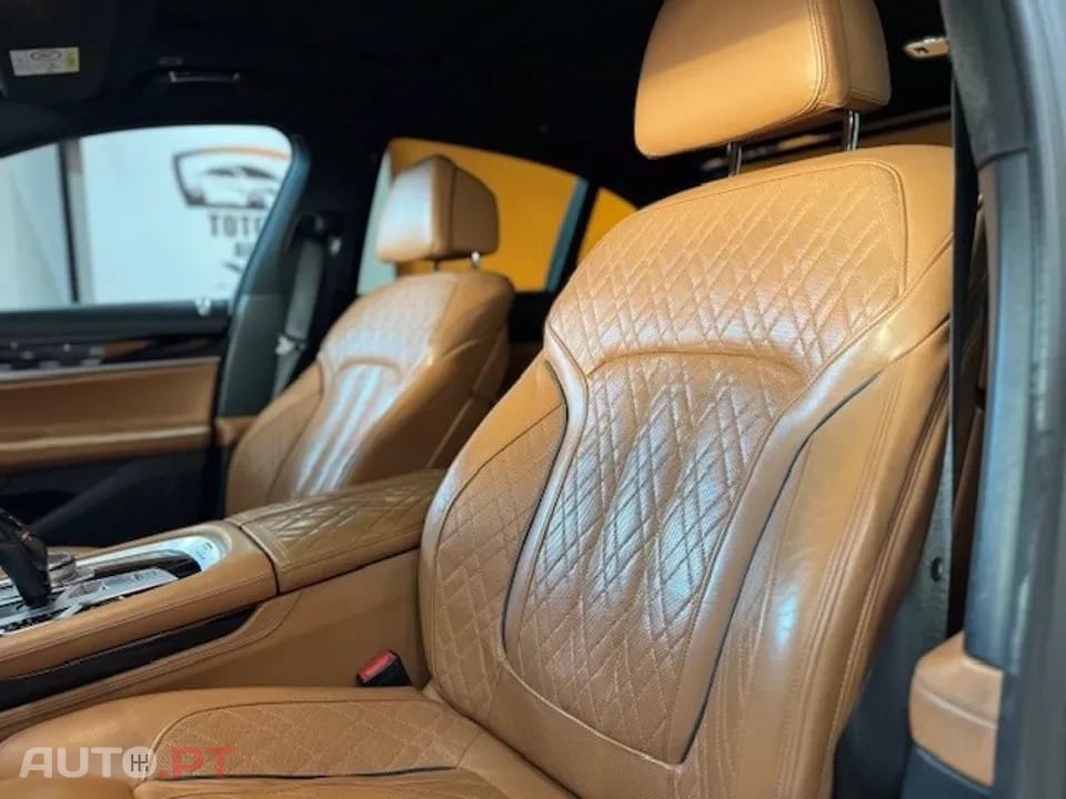 BMW 740 d xDrive Pack Desportivo M