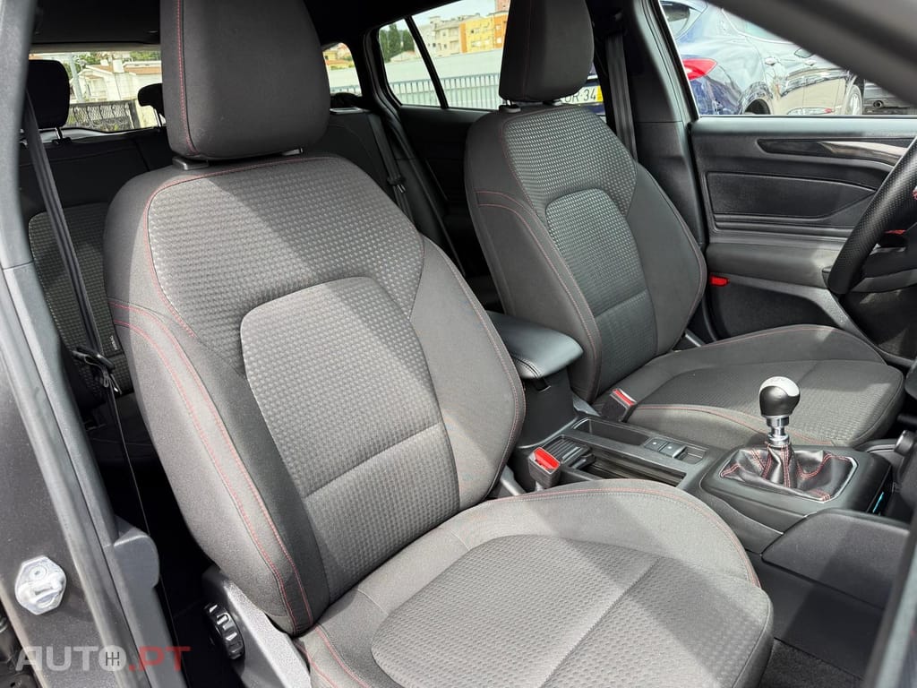 Ford Focus SW 1.0 EcoBoost MHEV ST-Line