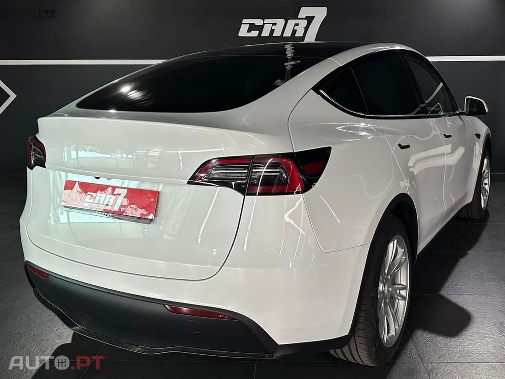 Tesla Model Y Standard RWD