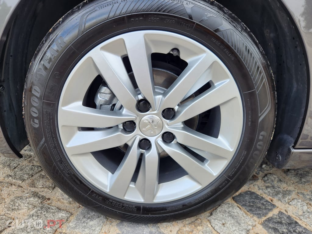 Peugeot 308 1.5 BlueHDi Business Line