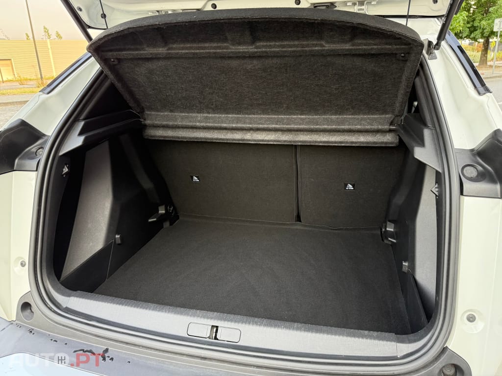 Peugeot 2008 PureTech 155 EAT8 GT