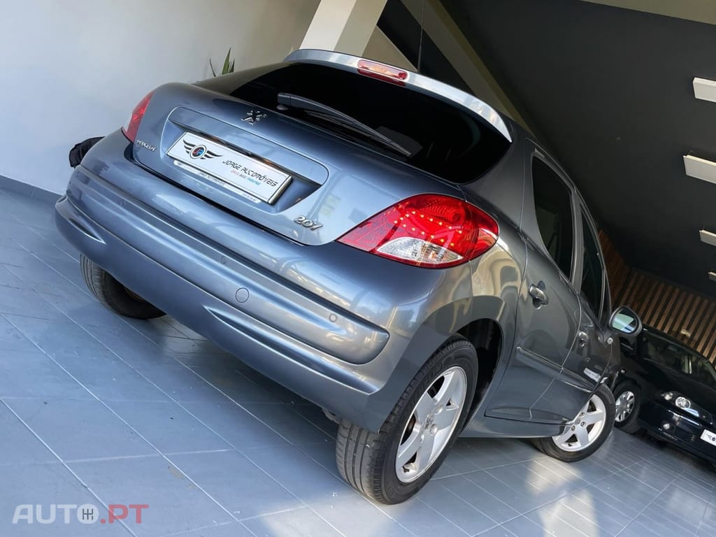 Peugeot 207 1.4 HDi SE Sportium