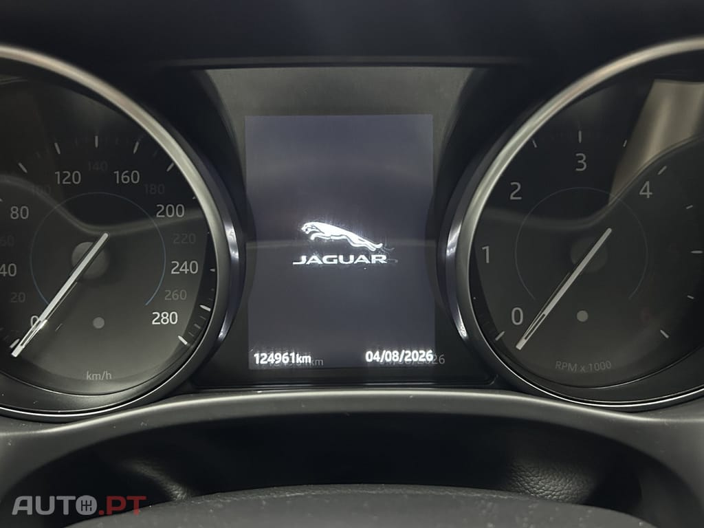 Jaguar F-Pace 2.0 i4D Portfolio Aut.