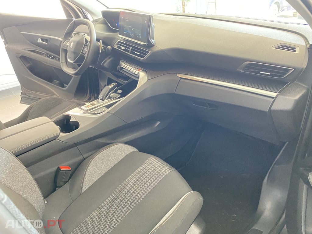 Peugeot 3008 PureTech 130 Stop & Start GPF EAT8 Active Pack