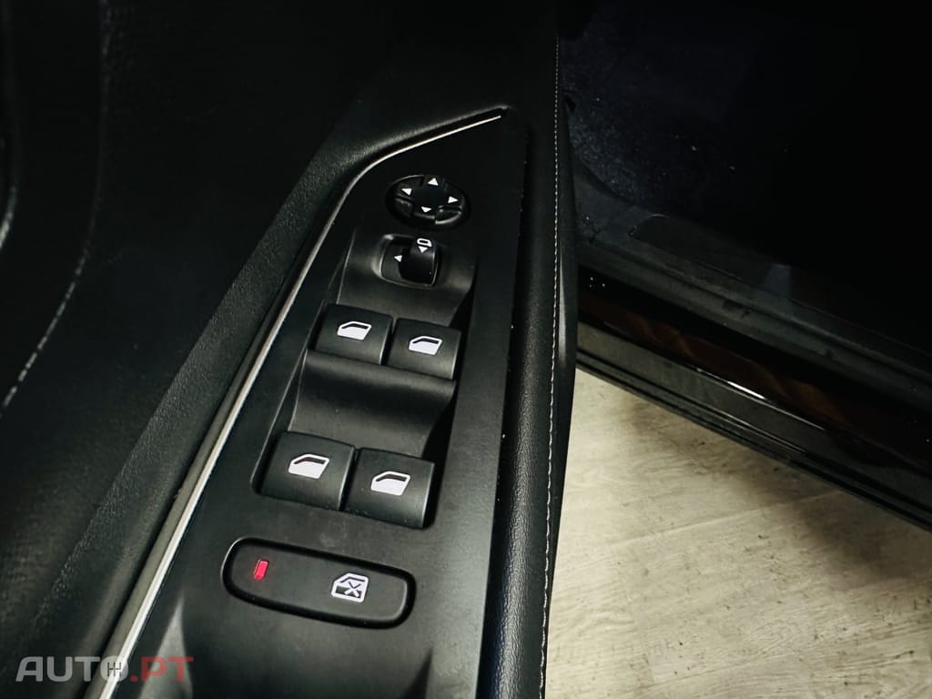Peugeot 3008 1.2 PureTech Allure EAT8