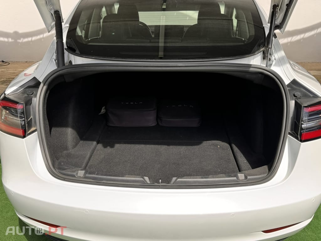 Tesla Model 3 Standard Range Plus RWD