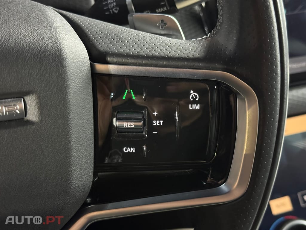 Land Rover Evoque 1.5 P300e AWD R-Dynamic S Auto