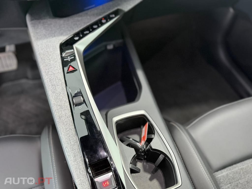 Peugeot 3008 1.2 Hybrid Allure e-DCS6