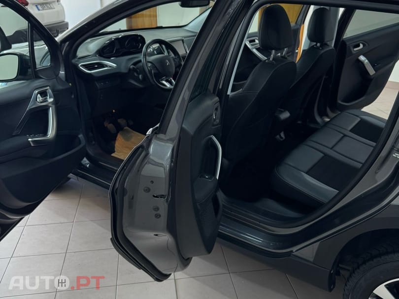 Peugeot 2008 1.2 PureTech Allure