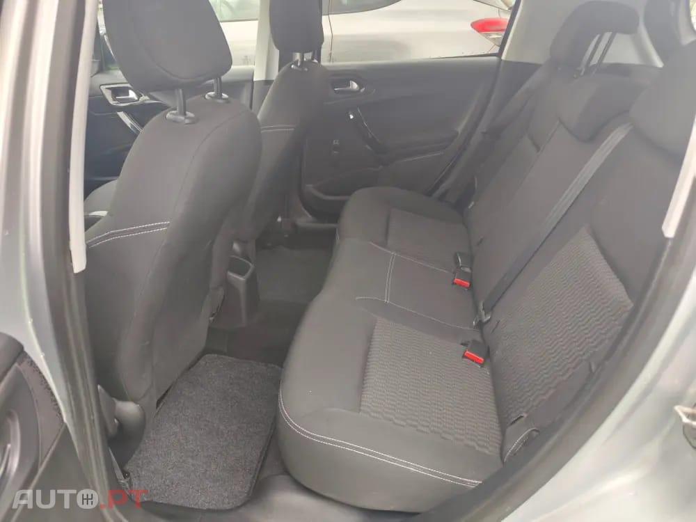 Peugeot 208 1.6 BlueHDi Style