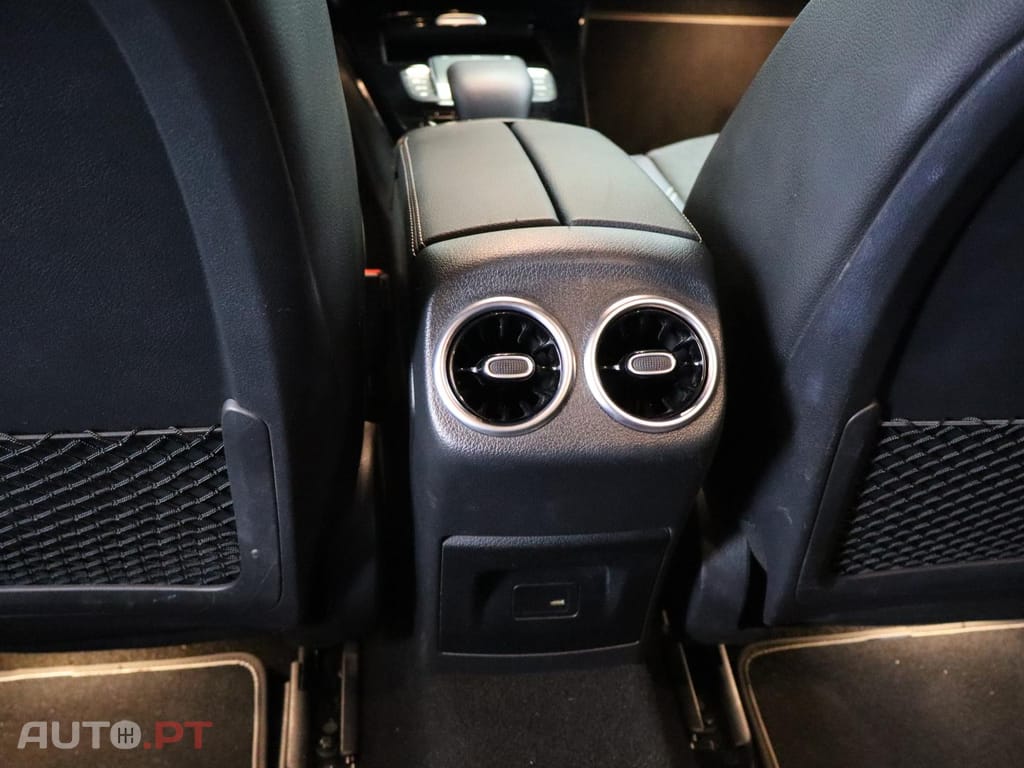 Mercedes-Benz A 250 e Auto AMG LINE