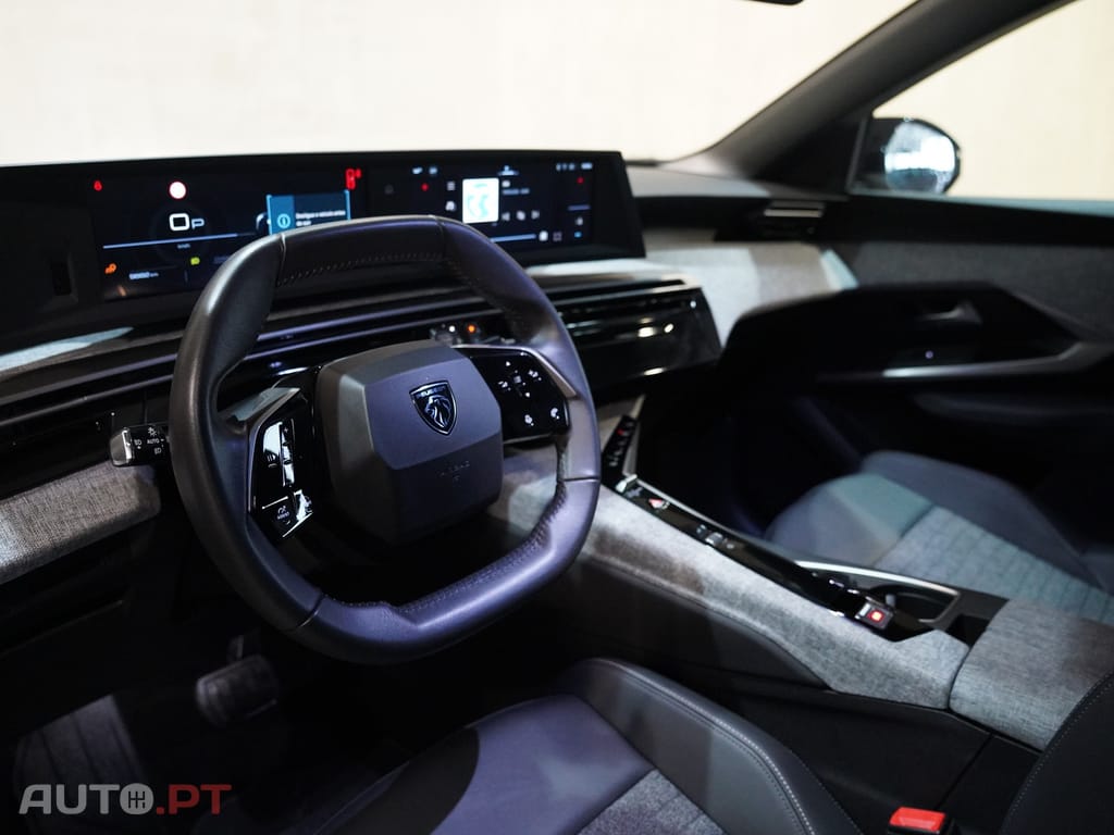 Peugeot 3008 1.2 Hybrid Allure e-DCS6