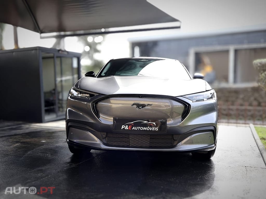 Ford Mustang Mach-E AWD PREMIUM