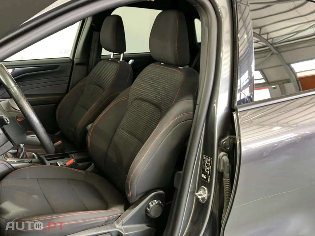 Ford Kuga 1.5 TDCi EcoBlue ST-Line