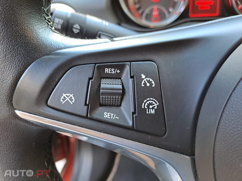 Opel Adam 1.0 T Rocks