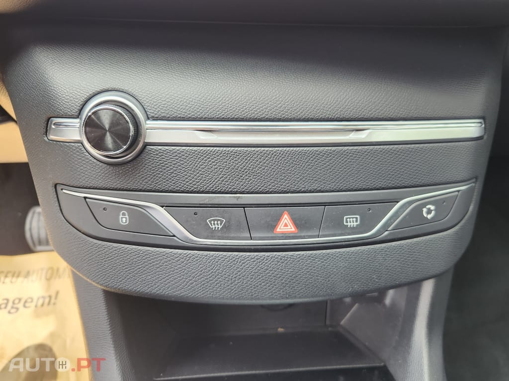 Peugeot 308 1.5 BlueHDi Business Line